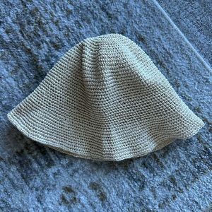 Aritzia woven bucket hat
